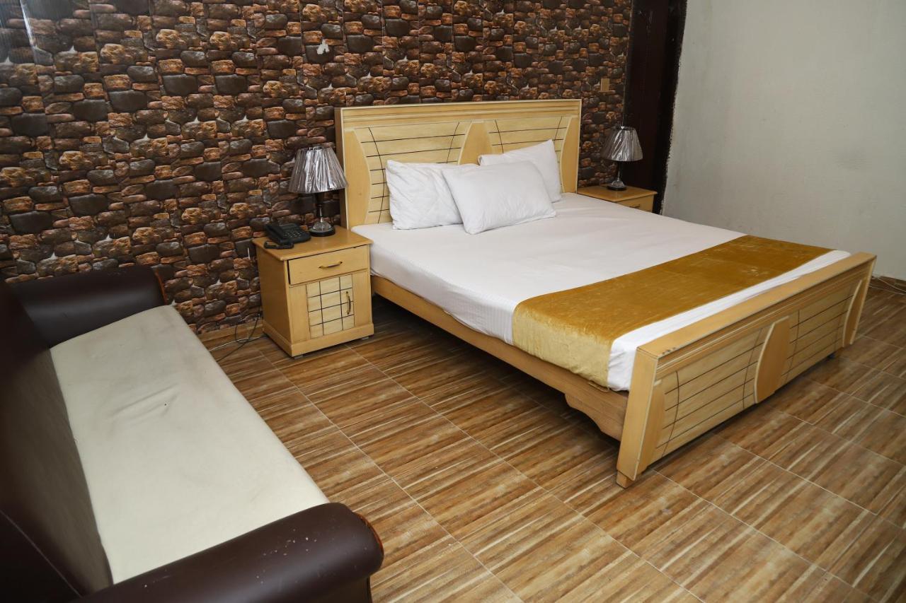 Hotel Green Fort Gulberg Lahore Esterno foto