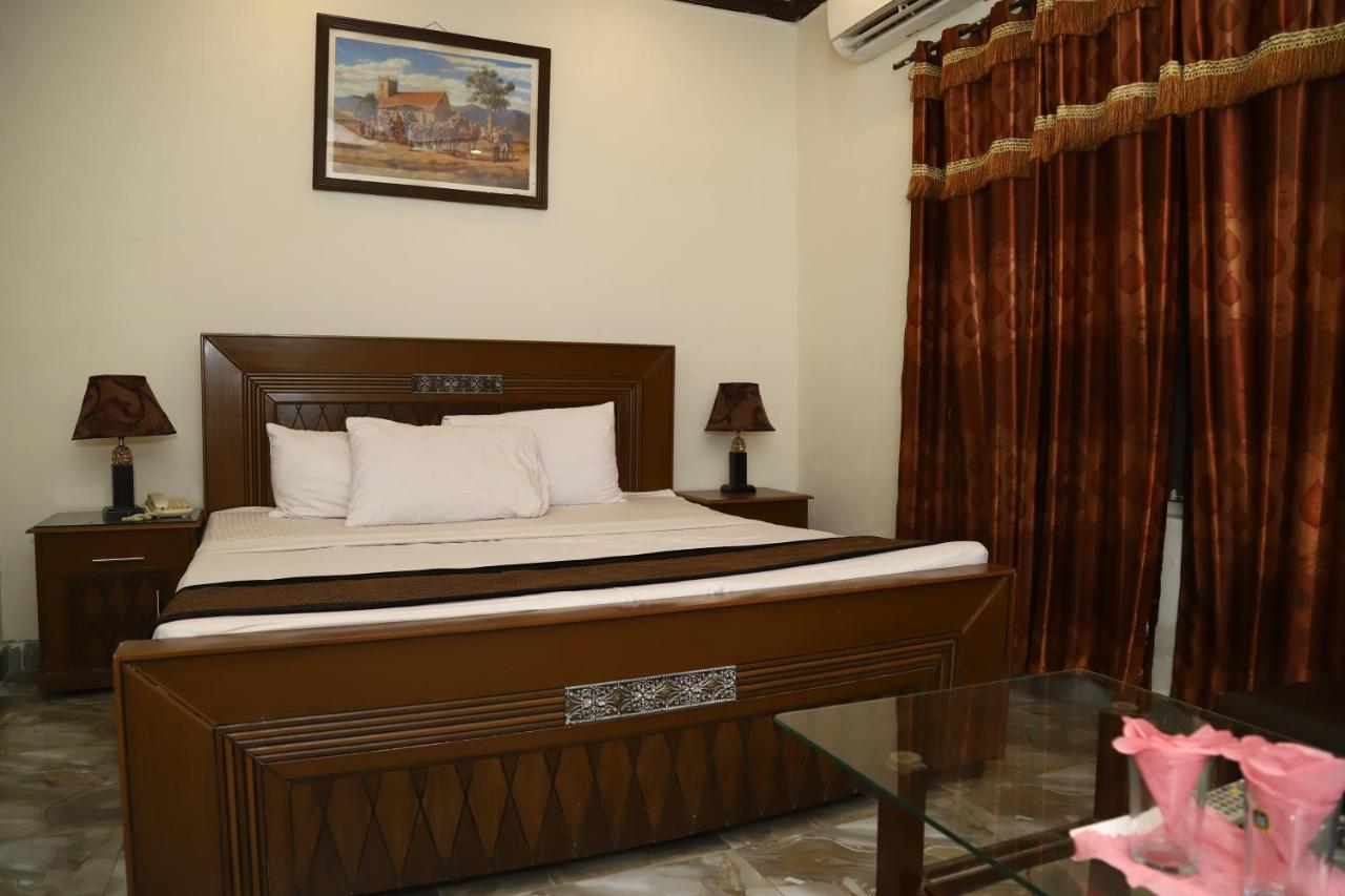 Hotel Green Fort Gulberg Lahore Esterno foto
