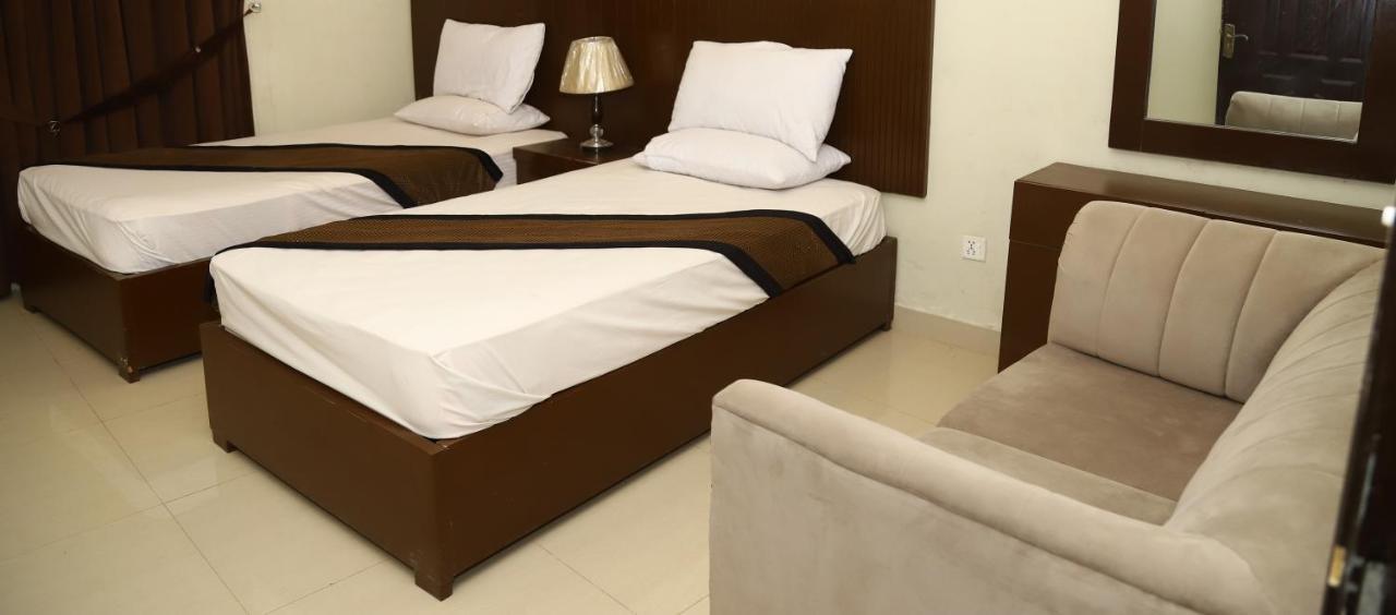 Hotel Green Fort Gulberg Lahore Esterno foto
