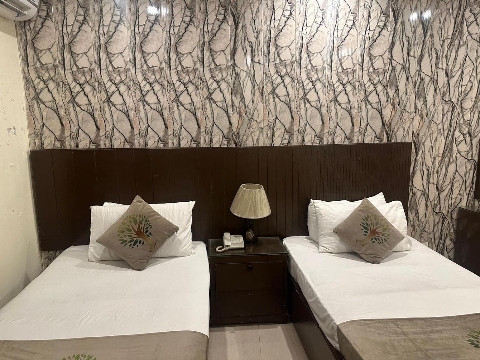 Hotel Green Fort Gulberg Lahore Esterno foto