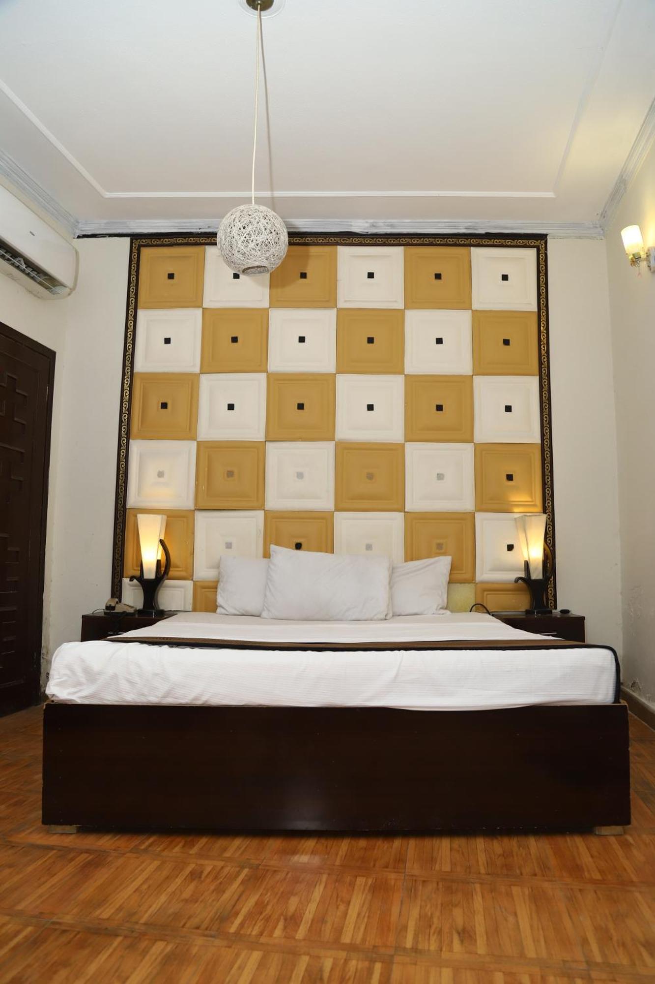 Hotel Green Fort Gulberg Lahore Esterno foto