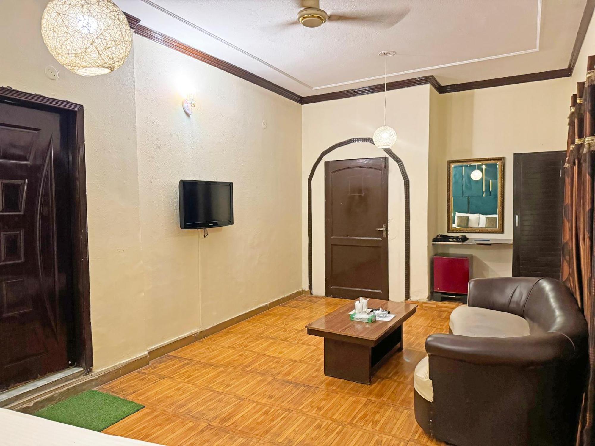 Hotel Green Fort Gulberg Lahore Esterno foto