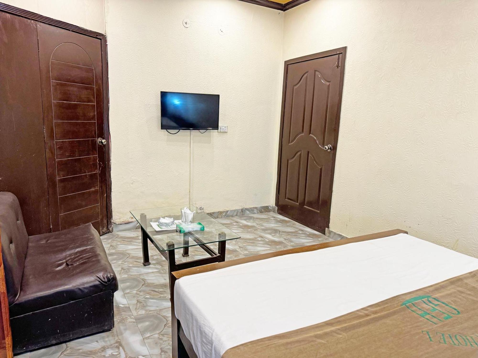 Hotel Green Fort Gulberg Lahore Esterno foto