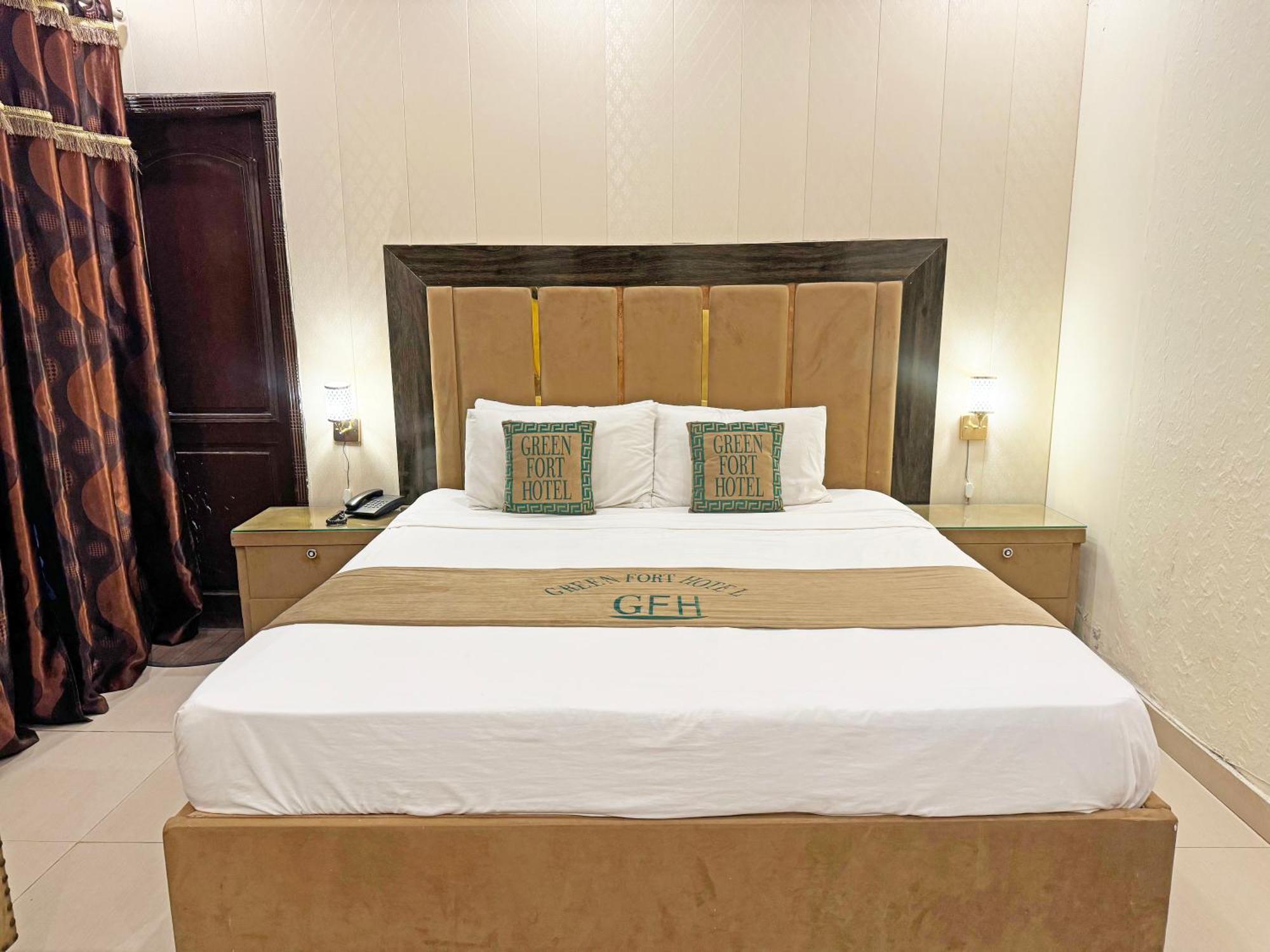 Hotel Green Fort Gulberg Lahore Esterno foto