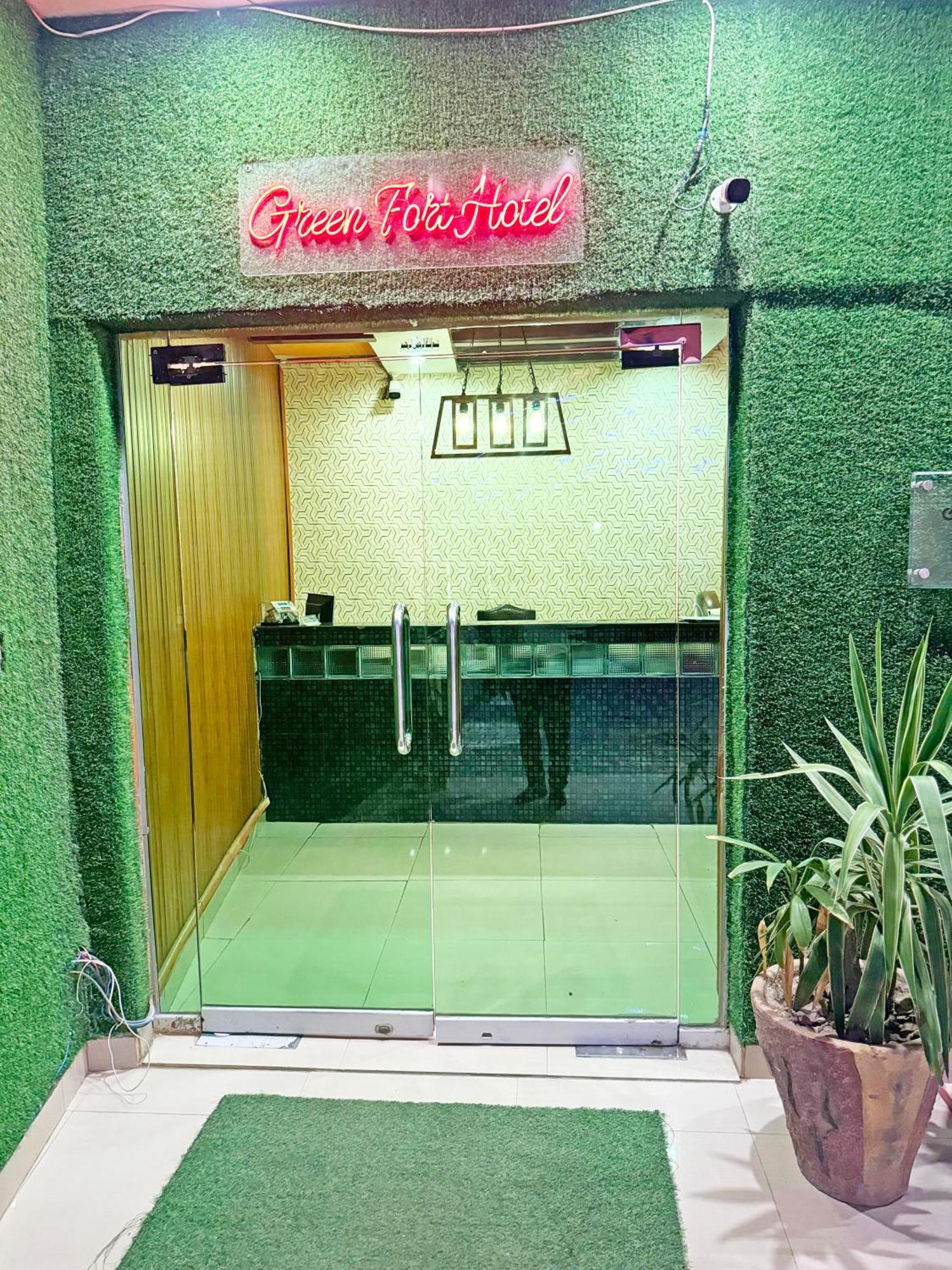 Hotel Green Fort Gulberg Lahore Esterno foto