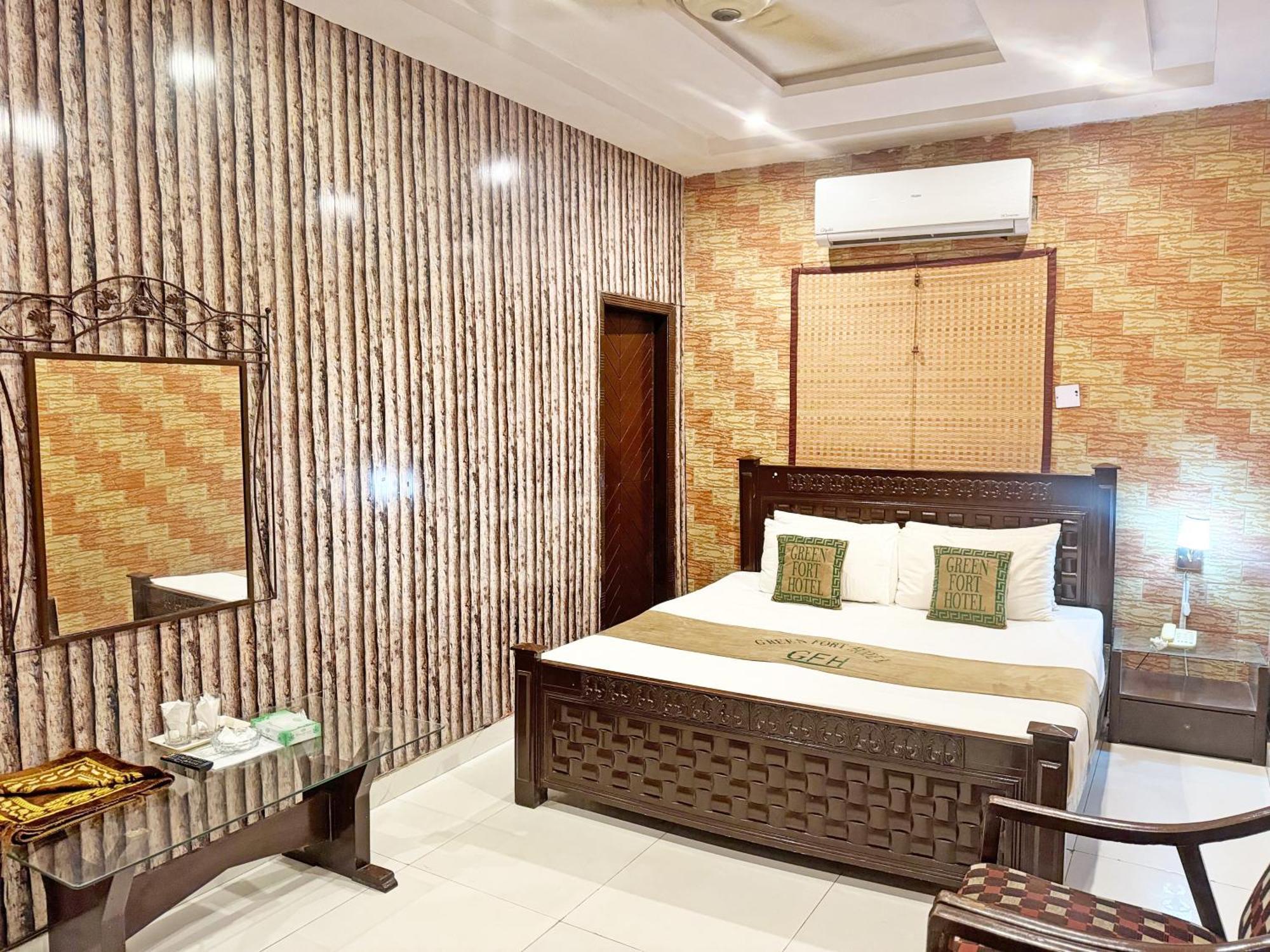 Hotel Green Fort Gulberg Lahore Esterno foto