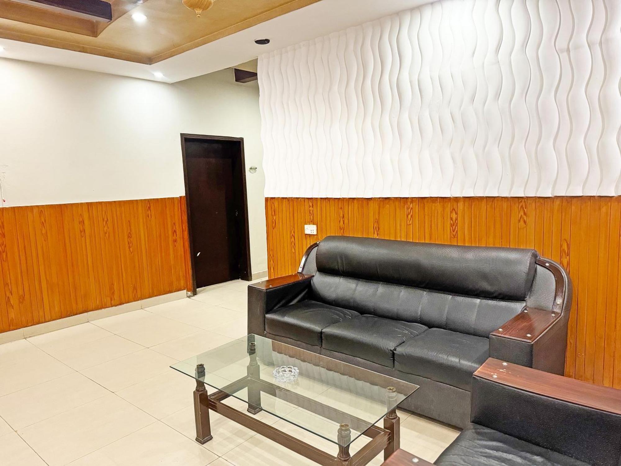 Hotel Green Fort Gulberg Lahore Esterno foto