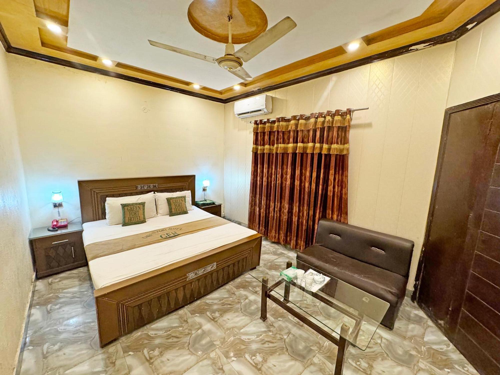 Hotel Green Fort Gulberg Lahore Esterno foto