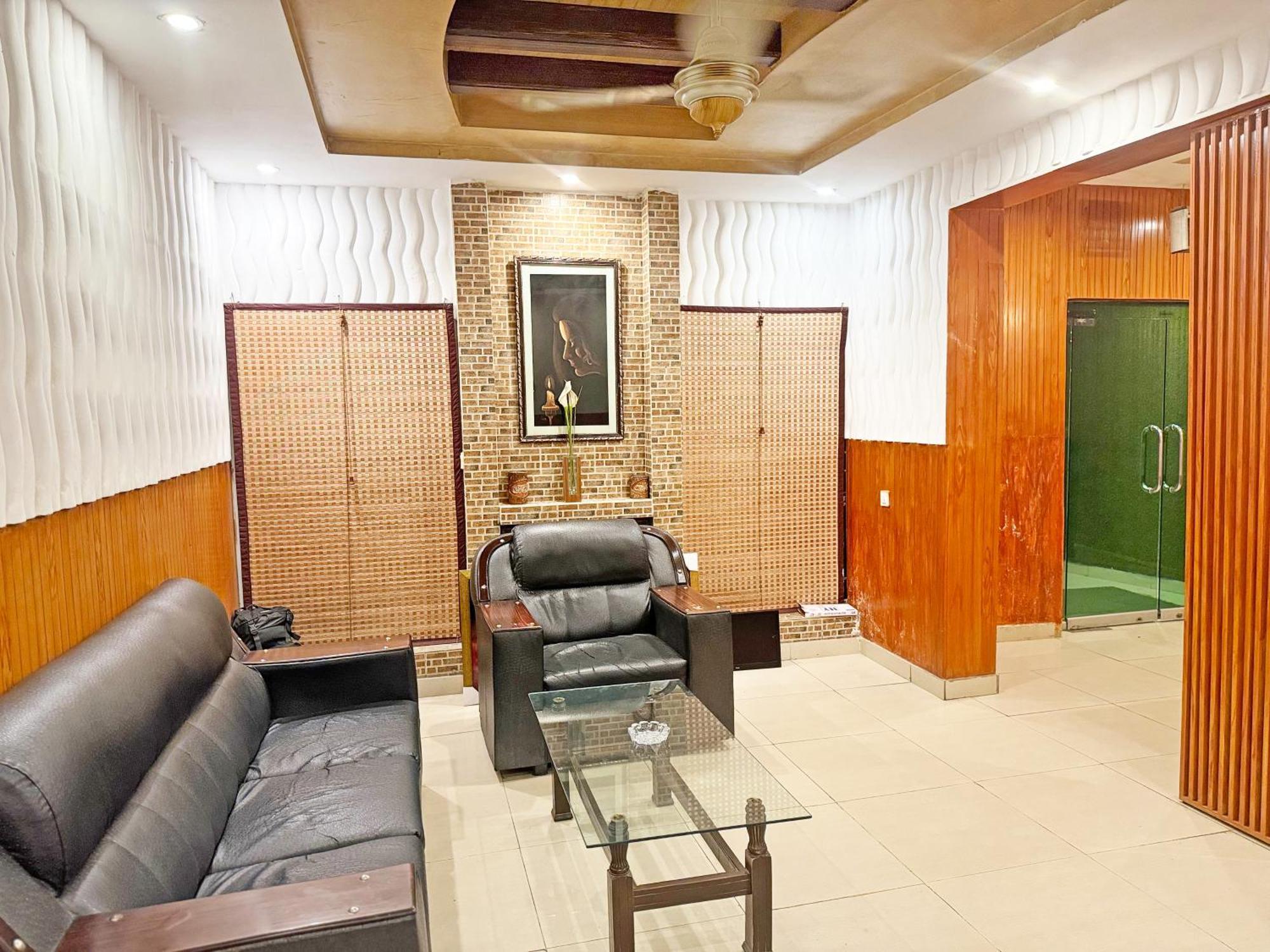 Hotel Green Fort Gulberg Lahore Esterno foto