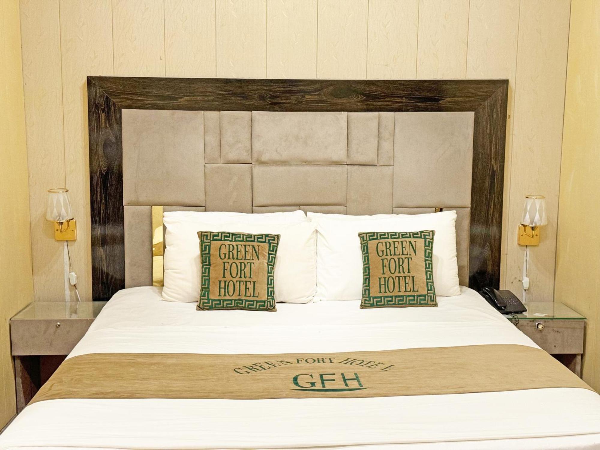 Hotel Green Fort Gulberg Lahore Esterno foto