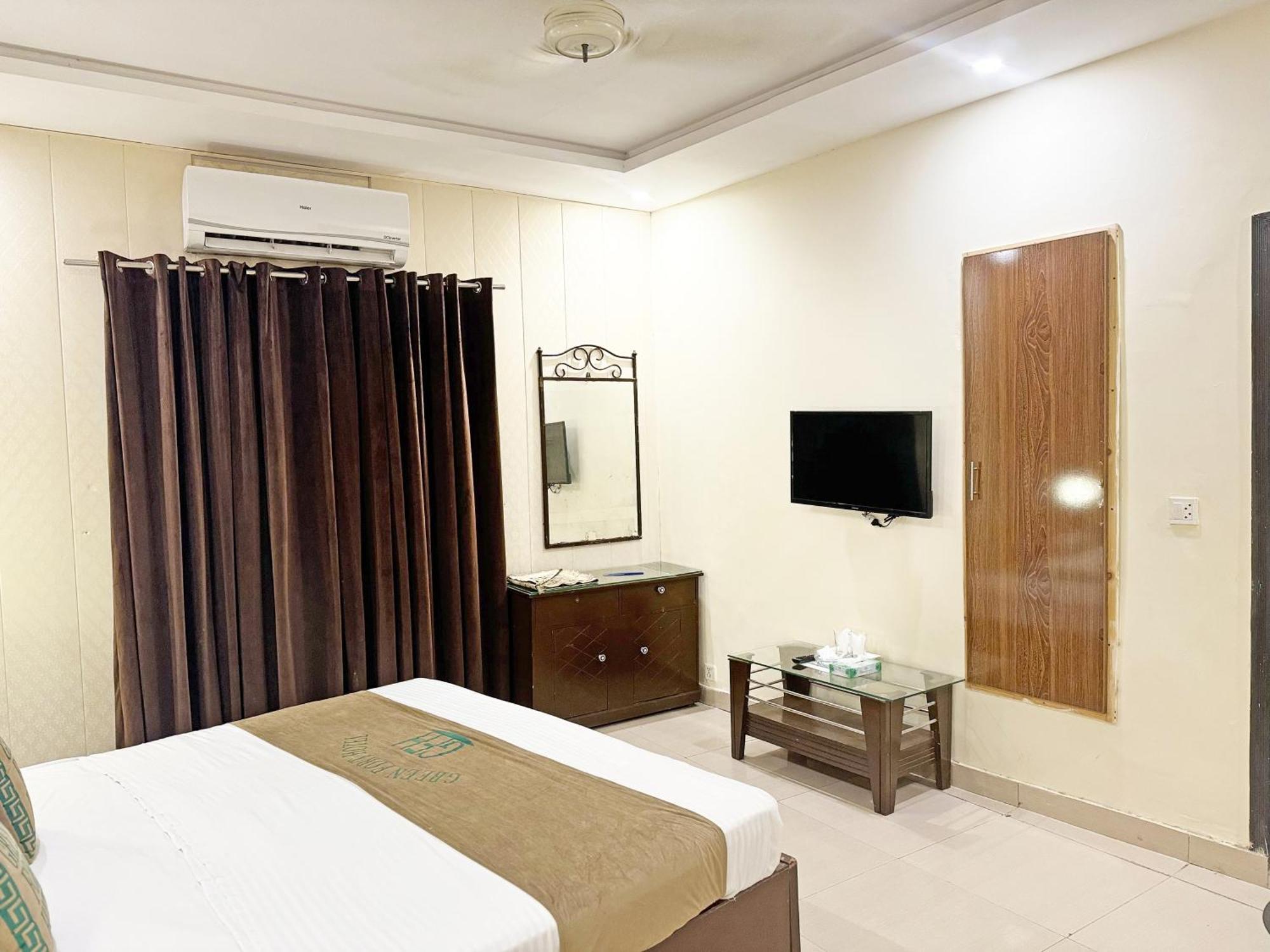 Hotel Green Fort Gulberg Lahore Esterno foto