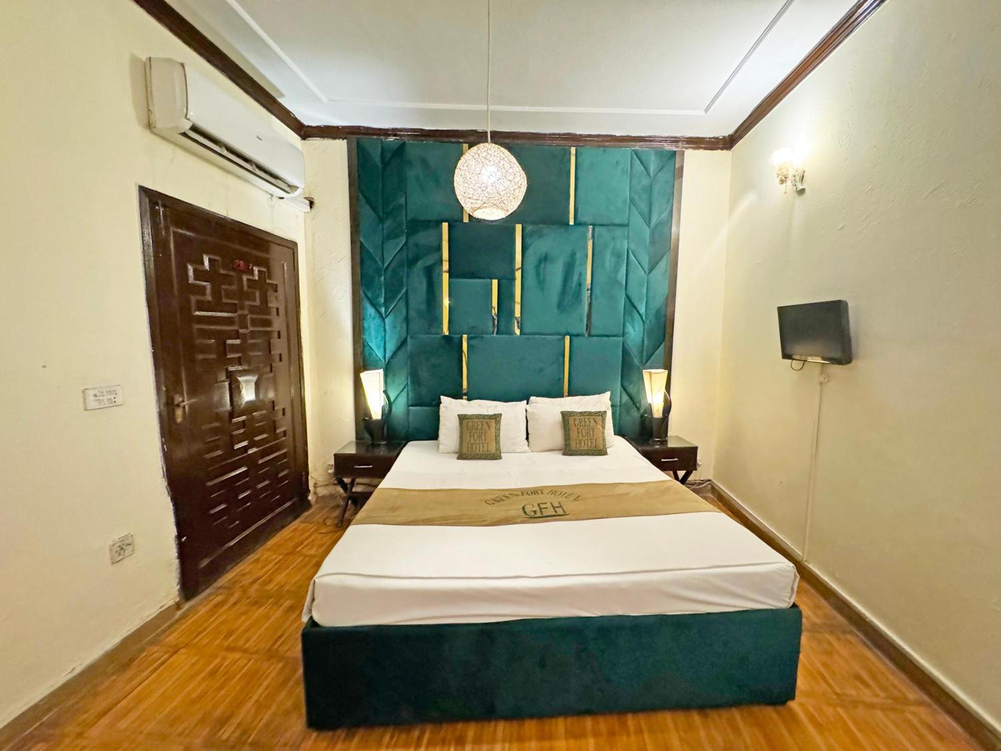 Hotel Green Fort Gulberg Lahore Esterno foto