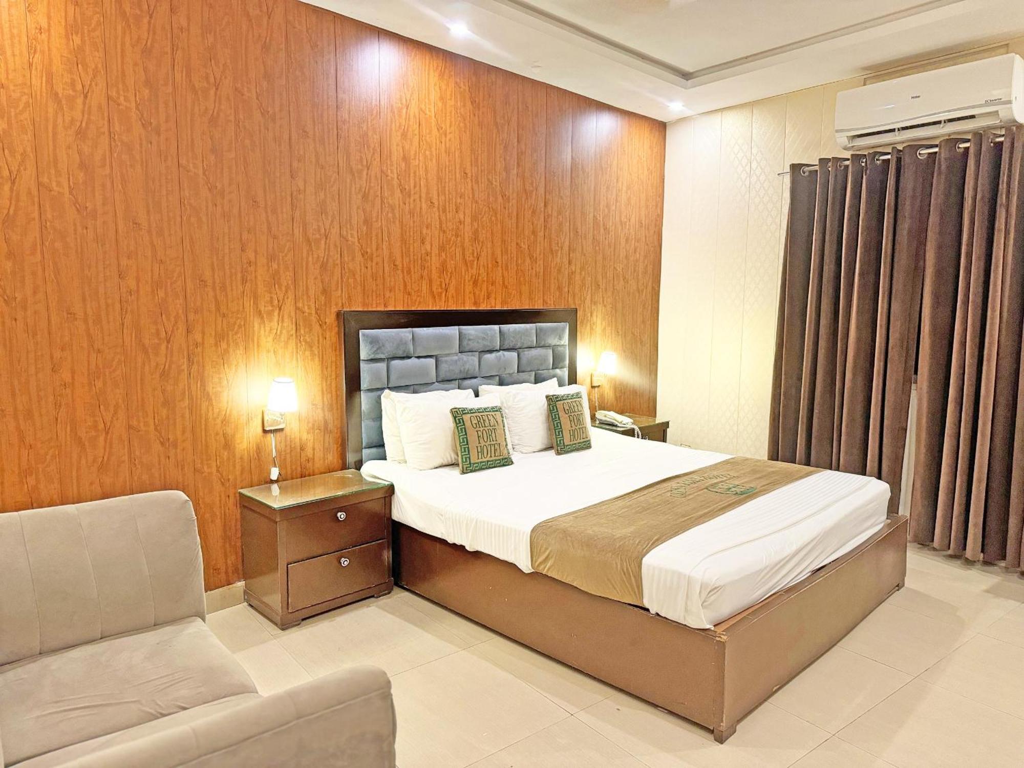 Hotel Green Fort Gulberg Lahore Esterno foto