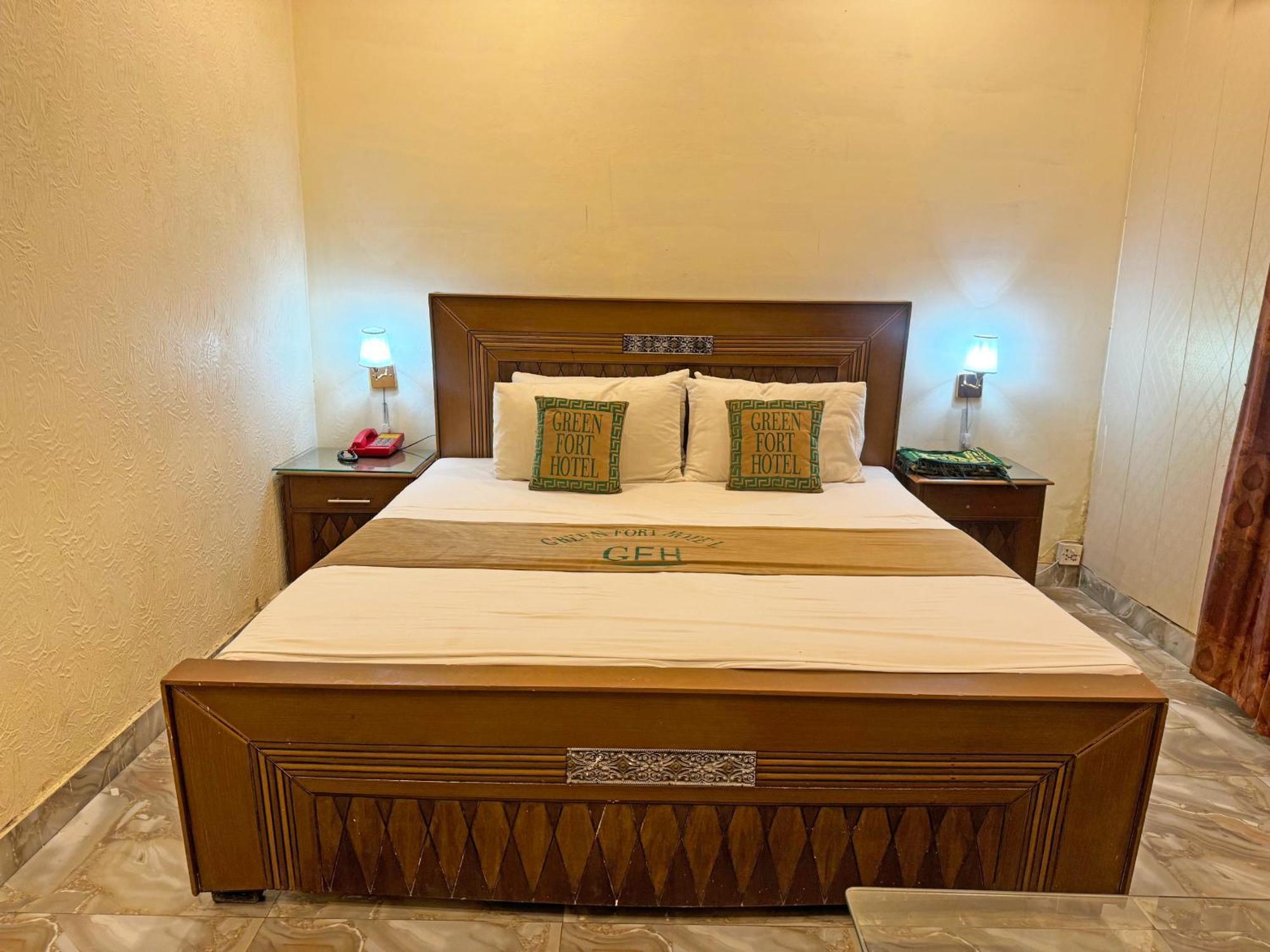 Hotel Green Fort Gulberg Lahore Esterno foto