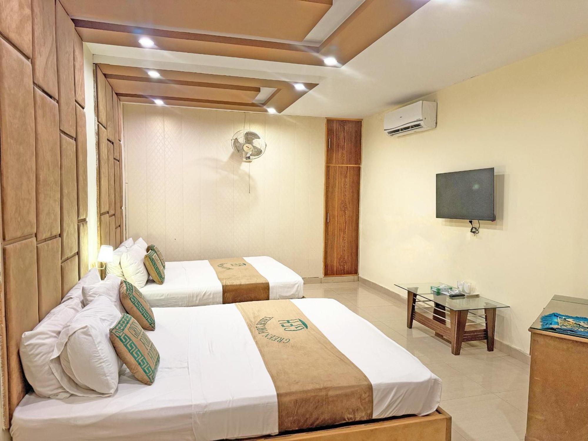 Hotel Green Fort Gulberg Lahore Esterno foto
